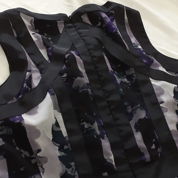 A-Line Dress in Floral Pattern - Picture 8 of 8